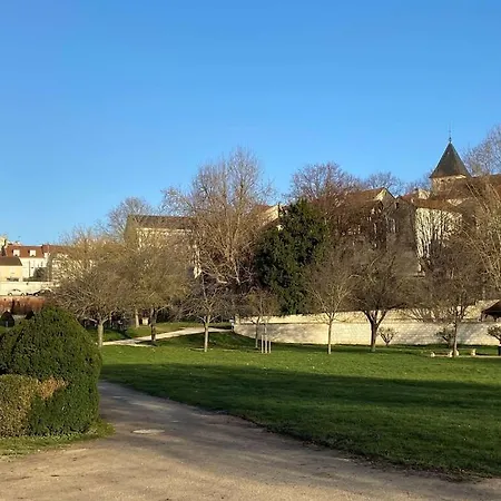 Belle Demeure Avec Piscine, Vue Et Acces Direct A La Seine, Tres Proche De Paris *