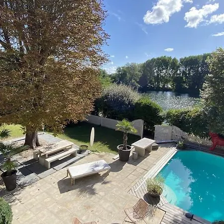Villa Belle Demeure Avec Piscine, Vue Et Acces Direct A La Seine, Tres Proche De Paris *